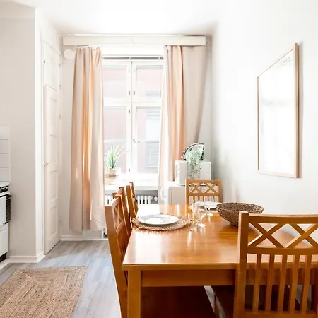2ndhomes Cozy Studio By The Esplanade Park Helsinki